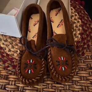 Vintage Minnetonka — Thunderbird "Animikii" Softsole Moccasin - Size 3 (Brown)
